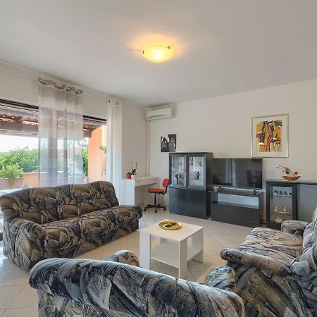 Apartment Viktor Пула Экстерьер фото